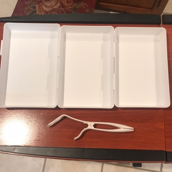 Pampered Chef Kitchen Pampered Chef 3 Coating Trays And Tool 265 White Poshmark